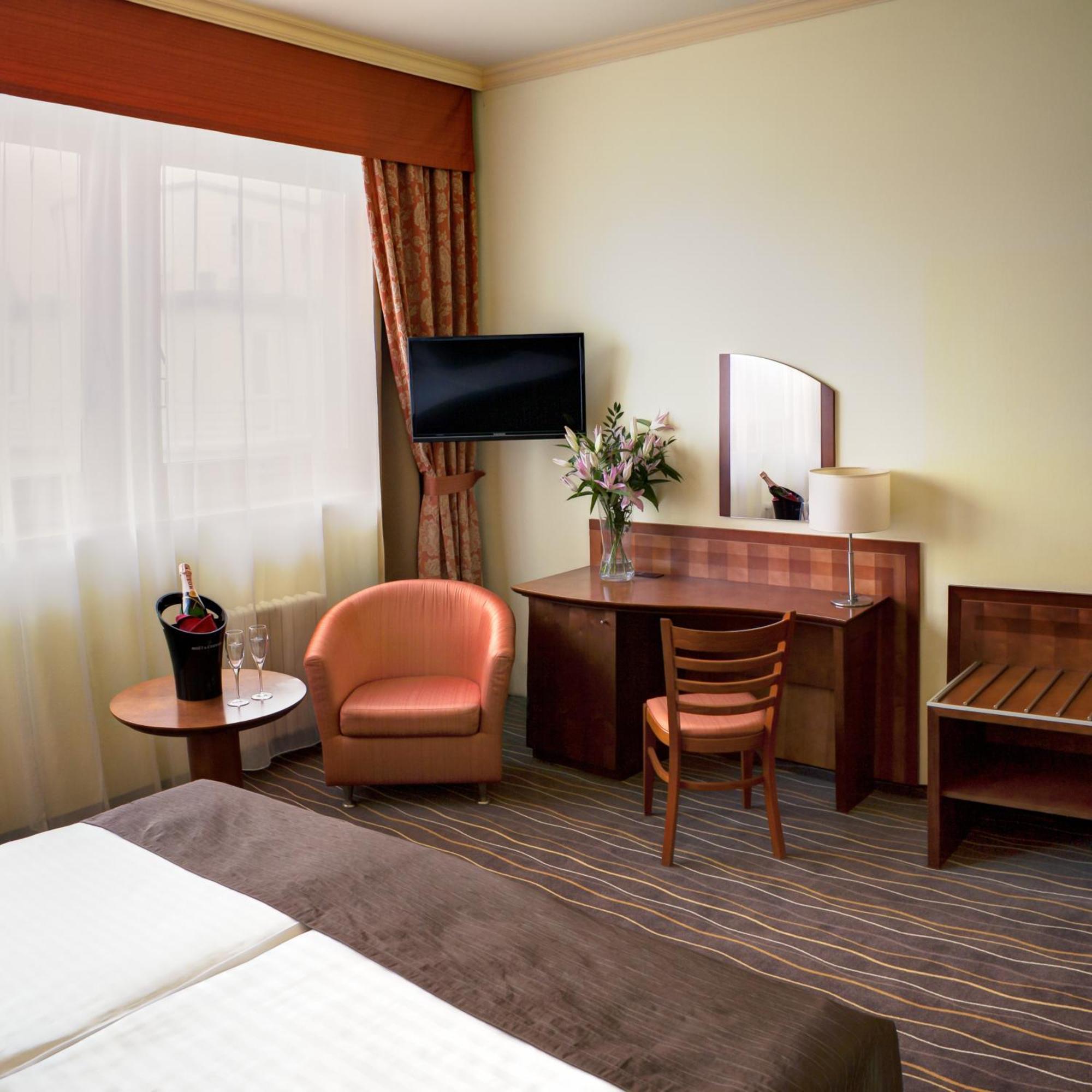 Double or Twin Room,62089450:JPEG