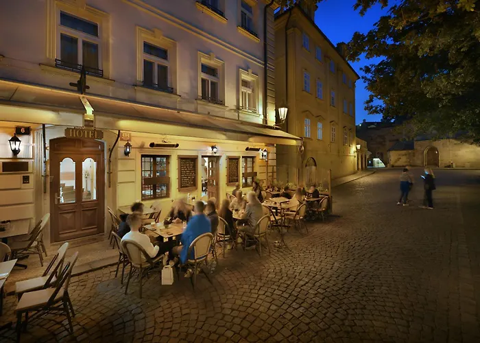 Hotel At The Golden Scissors